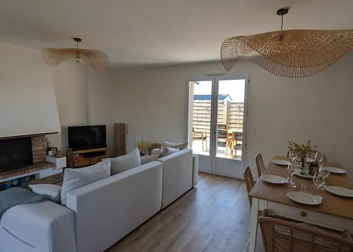 Maison Au Calme Proche De L'ocean Et Du Golf בית נופש *